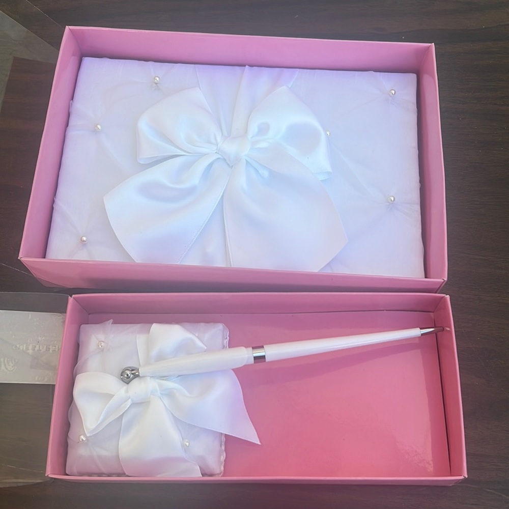 NEW. White Guest Pen and Guess Book
